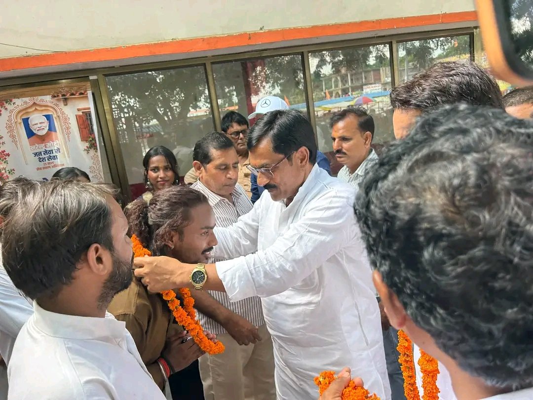 idrajaysingh's tweet photo. जफराबाद विधानसभा में #नमो_सेवा_अनकही_कहानियाँ के अंतर्गत नुक्कड़ नाटक की प्रस्तुति त्रिलोचन महादेव के कार्यक्रम में !
#SevaSankalpAbhiyan
@NitinNabin @mppchaudhary @idharampalsingh @Ashok_KashiBJP @dileeppatelbjp @BJP4Mchhalishar https://t.co/o3sWXSskYd