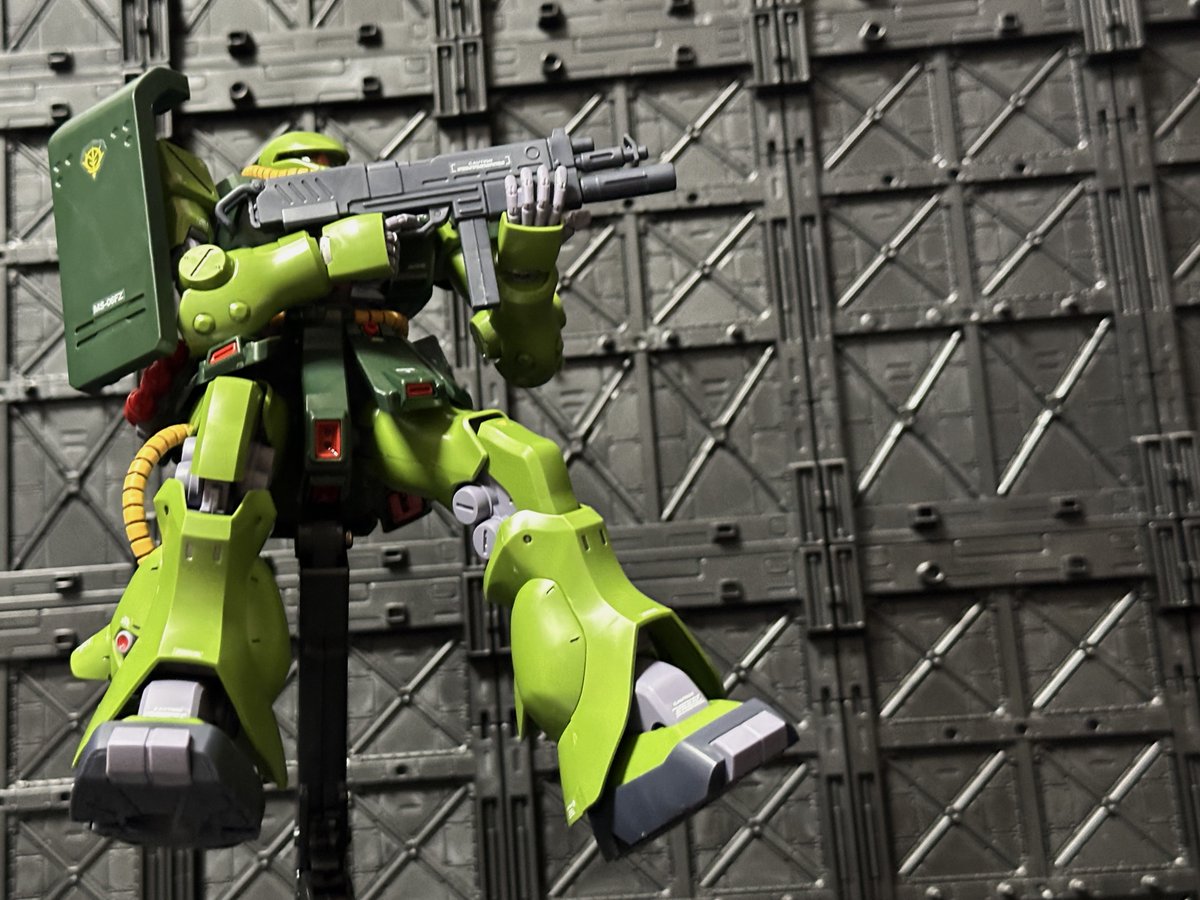 UNICORN_G_RX0's tweet photo. RE/100 1/100 MS-06FZ ザクII FZ 部分塗装、デカールで完成
カッコいいし、組やすかったです😊
#ガンプラ
#プラモデル
#MG
#機動戦士ガンダム
#GUNDAM
#ポケットの中の戦争
#MS06FZ
#RE https://t.co/s3v5PD6kyL