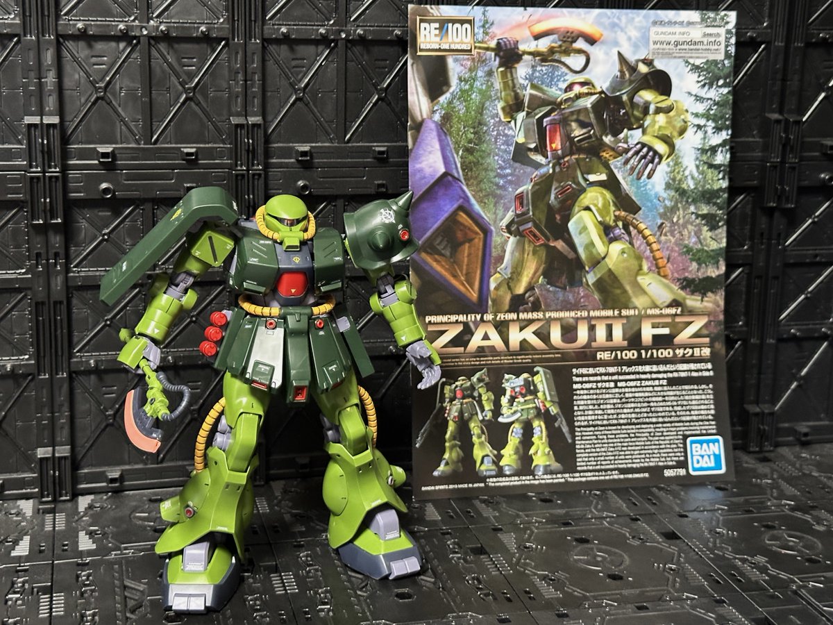 UNICORN_G_RX0's tweet photo. RE/100 1/100 MS-06FZ ザクII FZ 部分塗装、デカールで完成
カッコいいし、組やすかったです😊
#ガンプラ
#プラモデル
#MG
#機動戦士ガンダム
#GUNDAM
#ポケットの中の戦争
#MS06FZ
#RE https://t.co/s3v5PD6kyL
