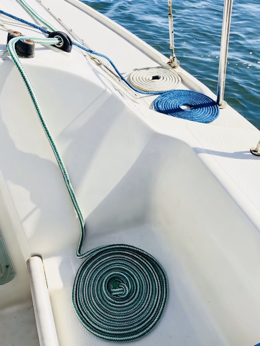 jalfonsorey's tweet photo. “Un barco desordenado es cómplice de su propio naufragio; Mantén tu cubierta limpia, los cabos adujados y ninguna tempestad te tomará por sorpresa."
#BBDD https://t.co/djcHafpAQc
