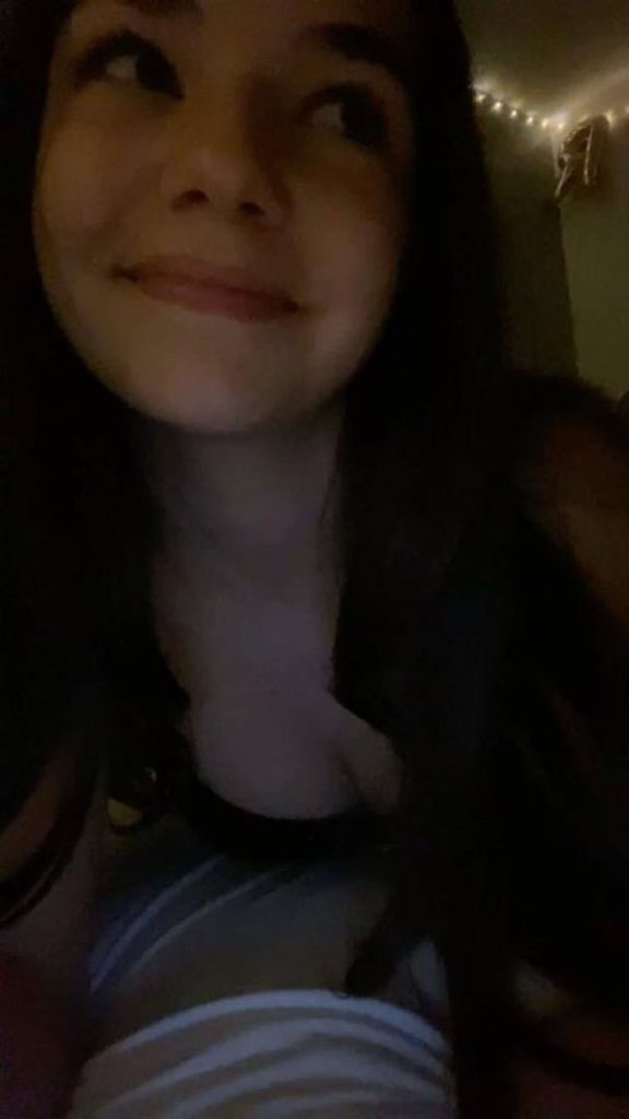 spkl_suman's tweet photo. me + my tits -> your DMs  
want it? 🤭  
don't worry it's free ❤️😘
Image https://t.co/RXG0OOFmIi