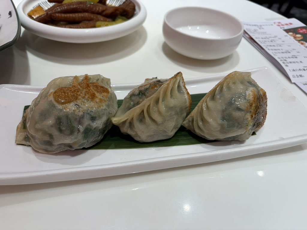 Nyaffyw's tweet photo. 这个饺子是不是有点太大了 https://t.co/597zdeb4uW
