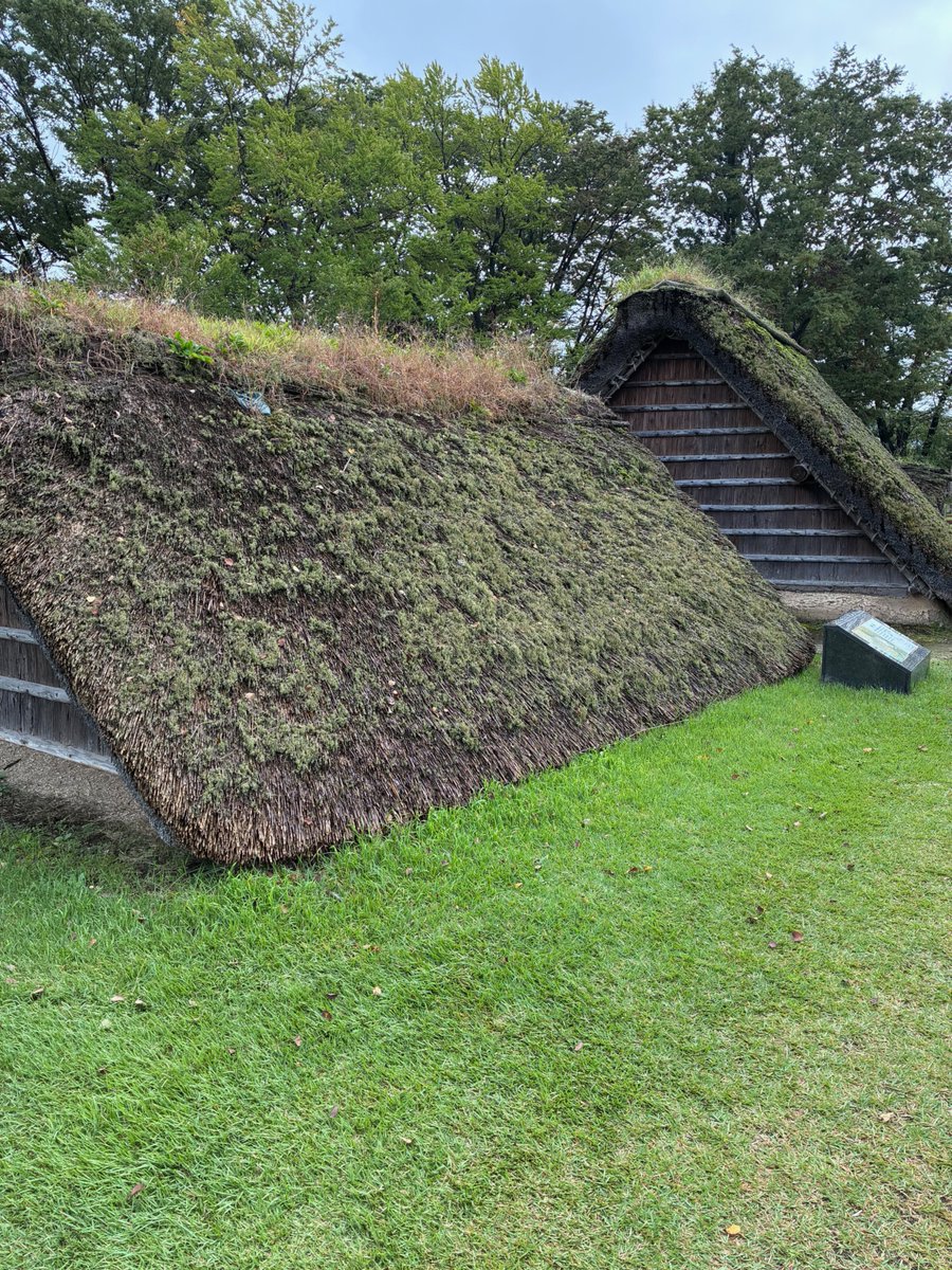 miger_one's tweet photo. １００名城の根城！
東北新幹線の八戸駅から南部バスで根城バス停下車。
納屋と野鍛治場です。 https://t.co/g9clHEqyWD