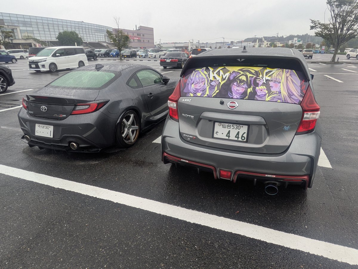 kuhou_tamanegi's tweet photo. 人生の夢叶っちゃいました!
KMNZ痛車爆誕しました!!
イラスト、デザインはあるさん(@aru_yukkuri08)に描いていただきました!イラストが本当に良すぎで感動です
大好きNOISYNIGHTの衣装に楽しそうな表情ガチで最高です
車持ってきて来てくれたひとりさんにも感謝
#ねぇリタどん
#みてっテナ
#ネロおきろ https://t.co/PV9Zgyn3iY