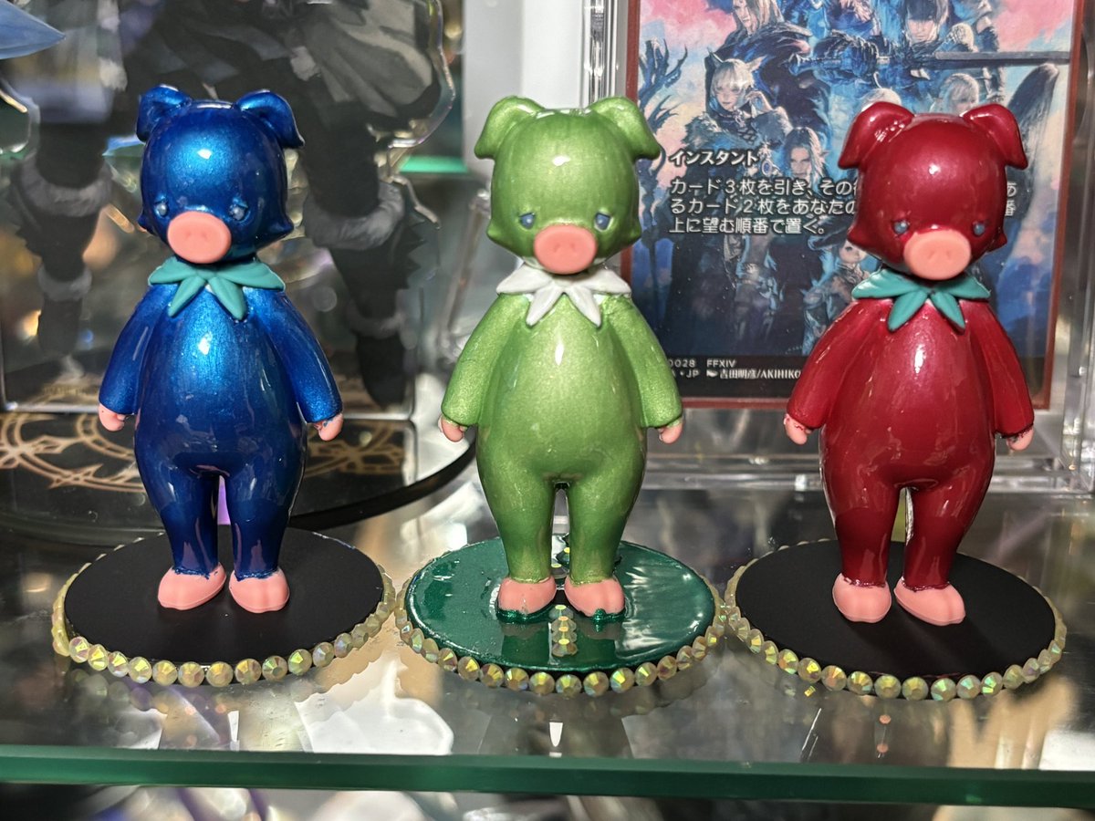kitchen_ultima's tweet photo. 雨続きの連休で引きこもりが捗ったので、３匹のブタさんたちを塗装して、タンヒラDPS揃えた！🎨🖌️
可愛さ愛着3倍どころか100万倍で、大変満足(●´ω｀●) https://t.co/frKUrt8Wo6