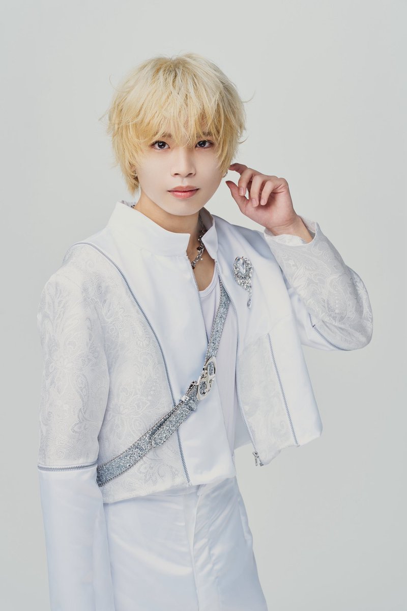 BAKUCHUofficial's tweet photo. 1st ARTIST PHOTO

#石渡大和 のソロアーティスト写真公開💣💋

#BAKUCHU https://t.co/GV86kAqZxp