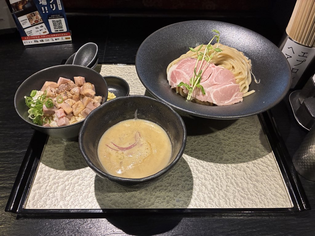 naohpcraaaaa's tweet photo. 非常にをゐしかったです🍜 https://t.co/DahHIuoX2Y