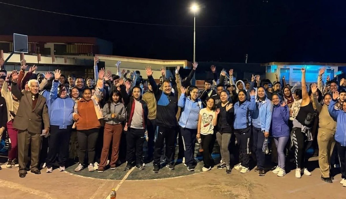 EducacionZ3_Ec's tweet photo. 🎶❤️Estudiantes de la oferta para jóvenes, adultos y adultos mayores del régimen #SierraAmazonía disfrutaron jornadas de rumbaterapia como parte del programa #Actívate, compartiendo energía, alegría y movimiento. 💃🕺 https://t.co/D9CcCBniJv