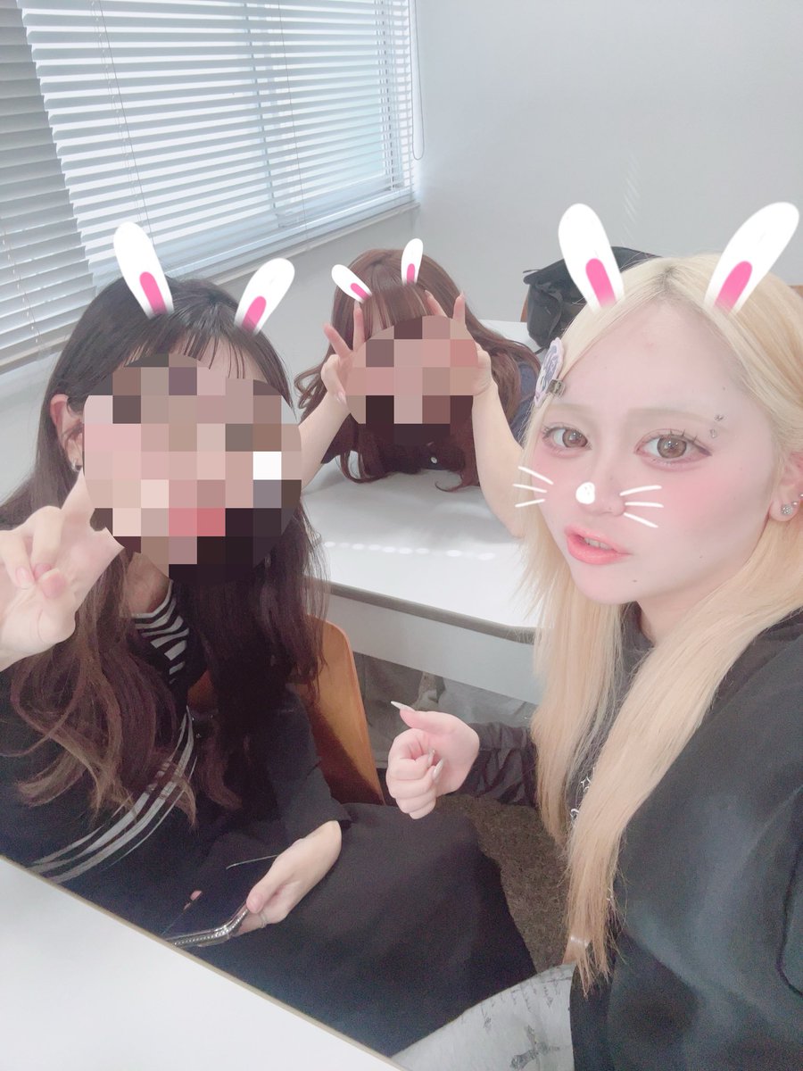 ngdkts's tweet photo. 大学はいつもジャージに前髪クリップ🤩
麻辣湯食べたいから誰か一緒に行ってください https://t.co/ORzwugwVPO