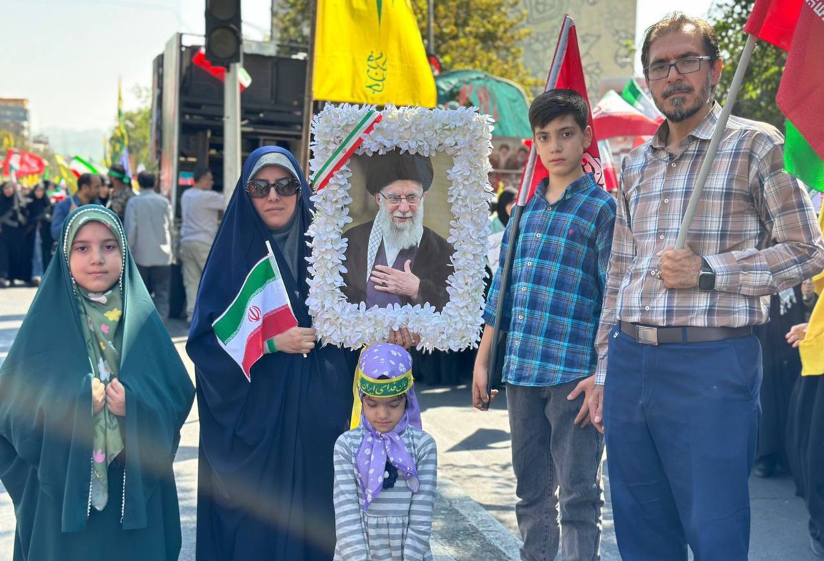 alibameria's tweet photo. خانوادگی شدن جانفدای ایران و عاشق ولایت...
#جانفدایان_سیستان_بلوچستان https://t.co/CYWNWnOqGk