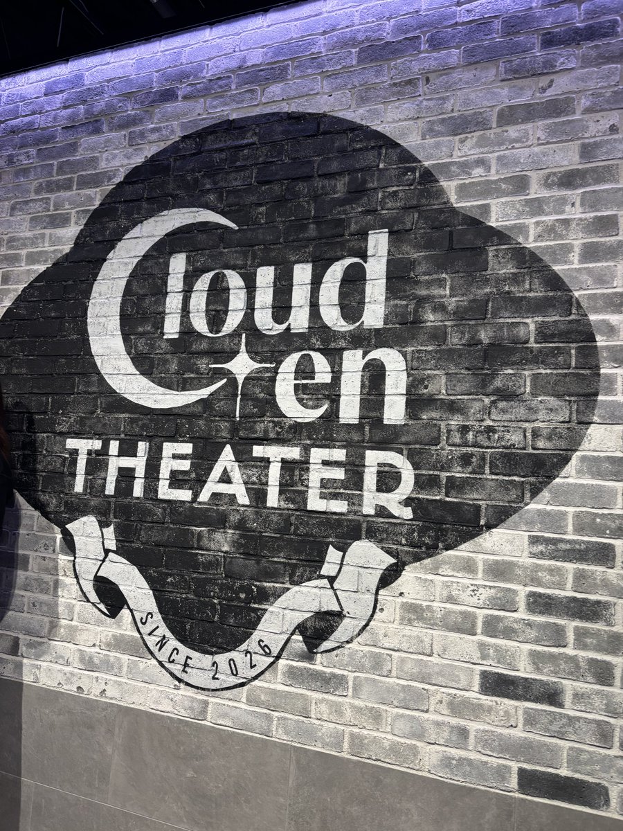 krm_ym48's tweet photo. アケカスお姉様に連れてきてもらい、最高のエンタメを浴びた
#cloudten https://t.co/63cSgVrYYB