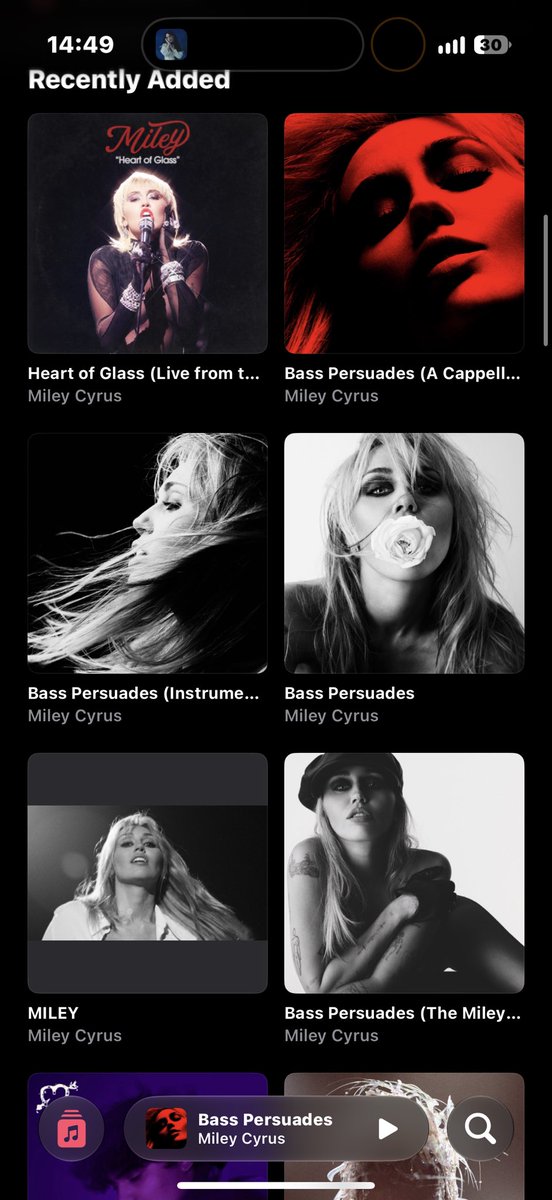 SmileyMileys11's tweet photo. @allmileysources Heart of glass randomly re downloaded last night? But I’m here for it https://t.co/6g4wHTrotd