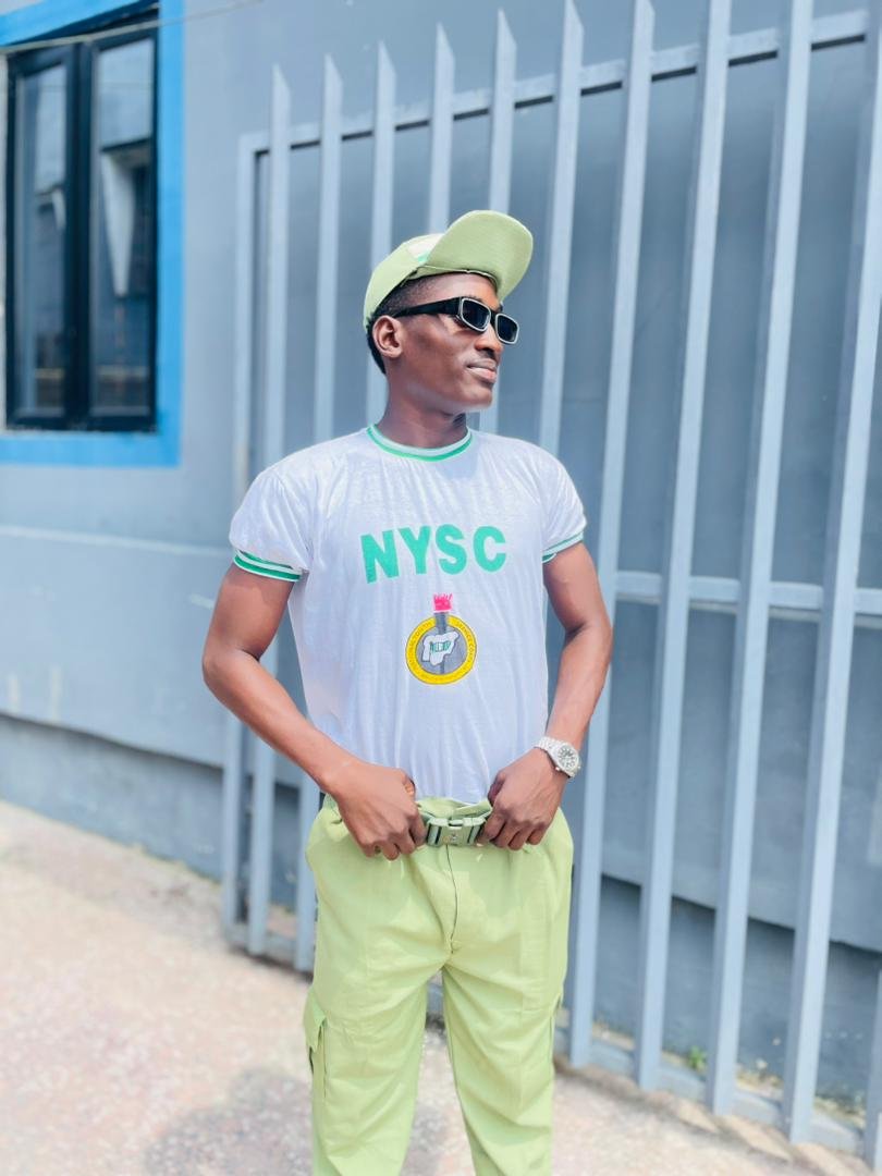 Akpomieemiee's tweet photo. Most handsome PH Corper https://t.co/4hfVLV0LFt