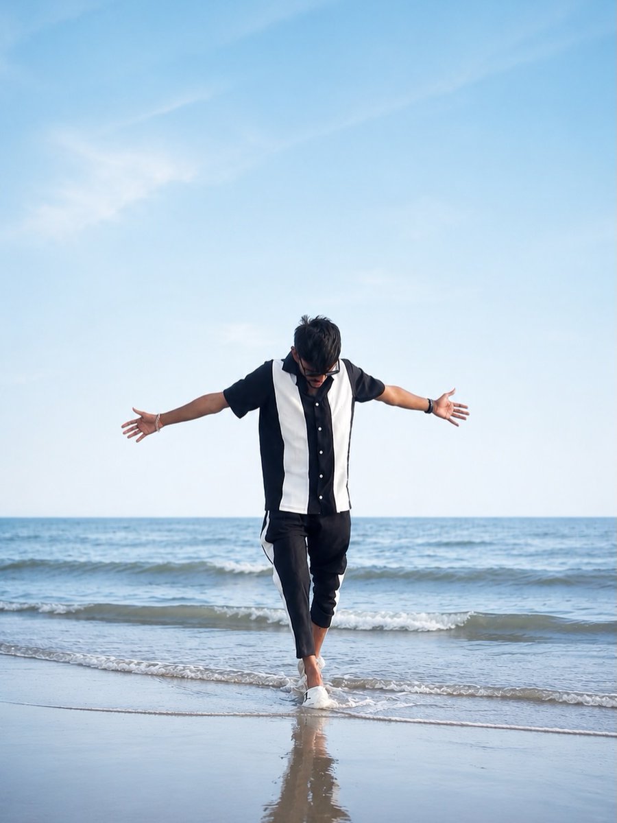 AngeloKemmerlin's tweet photo. Lost in the waves, found within myself. https://t.co/SXjHy2zsIu