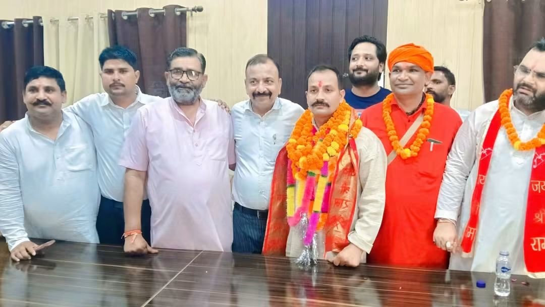AdvSurajSagar's tweet photo. बाजपुर नगर पालिका परिषद में #नामित_सभासदों के शपथ ग्रहण समारोह में उपस्थित होने का शुभ अवसर प्राप्त हुआ। https://t.co/66IvvrP7g3