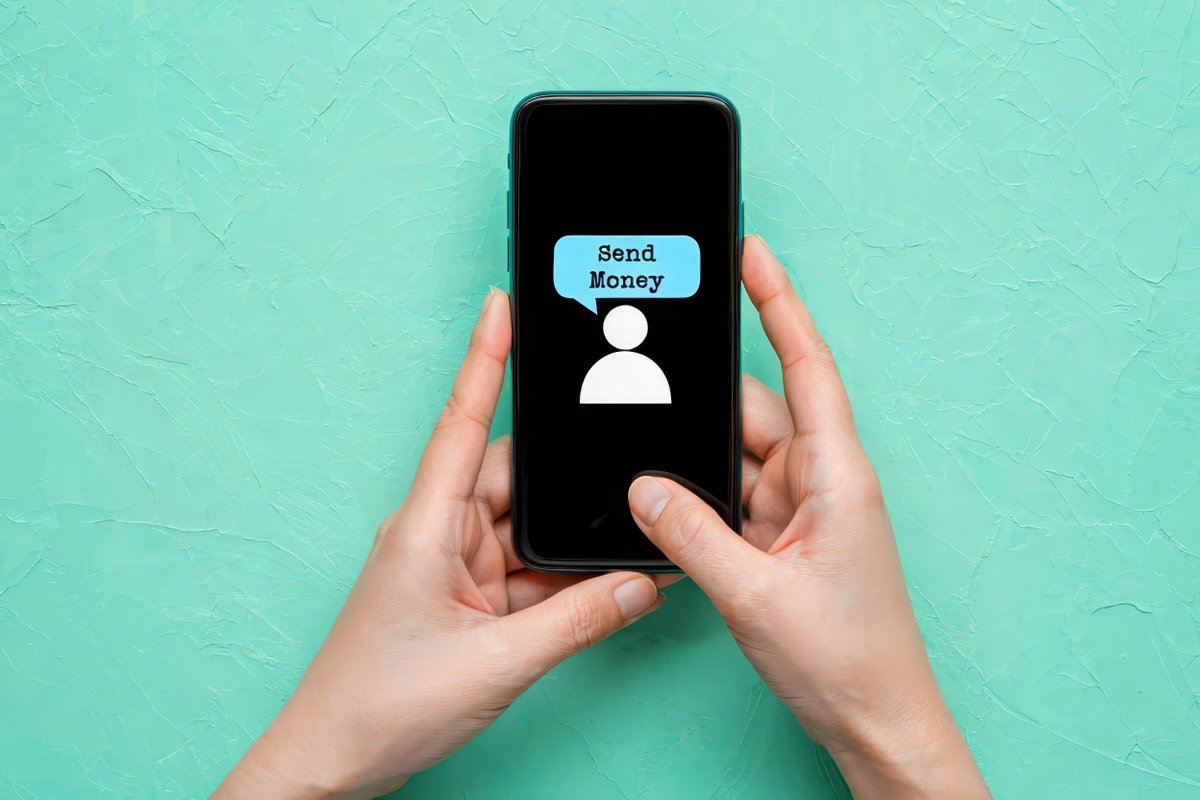 208geek's tweet photo. If a relative supposedly needs emergency money, hang up and call them directly using the number saved in your phone. If they don't answer, contact another trusted family member. #Technology #DigitalScams #SeniorDigitalScams #IT https://t.co/OOjBdgQNd9 https://t.co/LAhxYizKaV