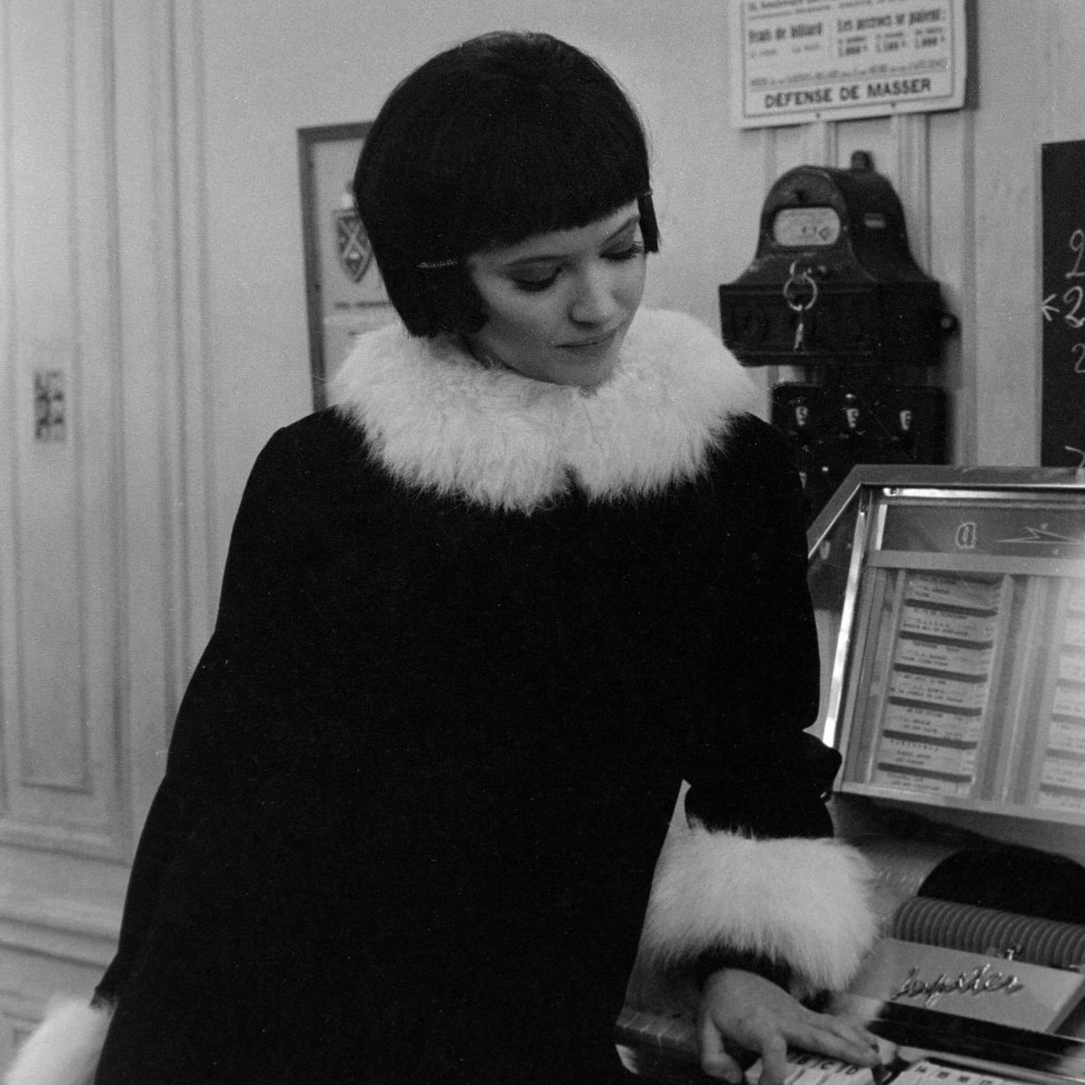 fallcharm's tweet photo. vivre sa vie, 1962 https://t.co/zzOFkbgA5G