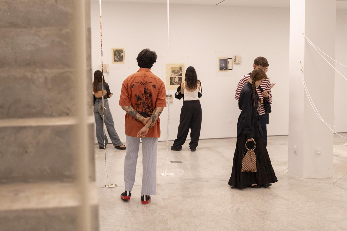 FeriaArco's tweet photo. La semana pasada también se celebraron los #ARCOGalleryWalks en el marco de Abierto Valencia. 🖼️

Un año más, los recorridos han buscado profundizar en los proyectos artísticos y fomentar la reflexión sobre las propuestas creativas de las galerías.

➡️ https://t.co/7k7a21PLYi https://t.co/HojYs2qiye