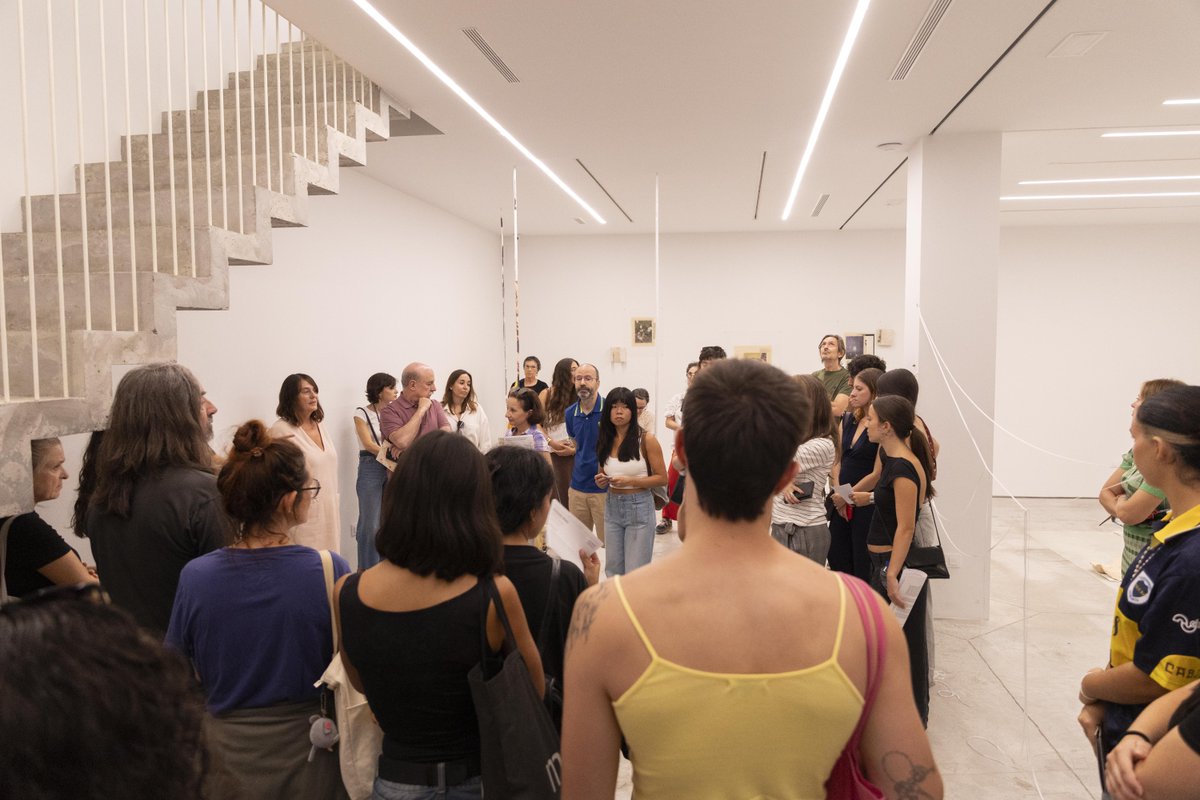 FeriaArco's tweet photo. La semana pasada también se celebraron los #ARCOGalleryWalks en el marco de Abierto Valencia. 🖼️

Un año más, los recorridos han buscado profundizar en los proyectos artísticos y fomentar la reflexión sobre las propuestas creativas de las galerías.

➡️ https://t.co/7k7a21PLYi https://t.co/HojYs2qiye