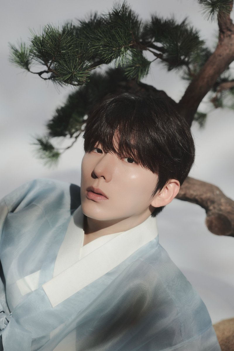 OfficialMONSTAX's tweet photo. MONSTA X 2026 CHUSEOK PHOTO

#KIHYUN #기현

#MONSTAX #몬스타엑스 https://t.co/EWxbUWpRkw
