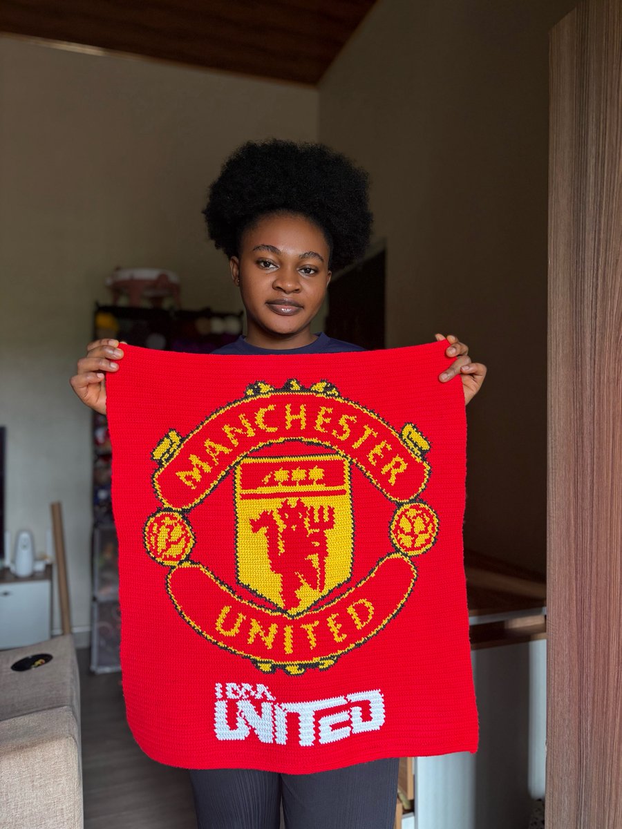 jenny_frimp's tweet photo. It took me 64 hours to crochet this Manchester United logo entirely by hand, and turn it into a 53 × 63 cm framed wall art. 🧶❤️ https://t.co/VChSpAuycT