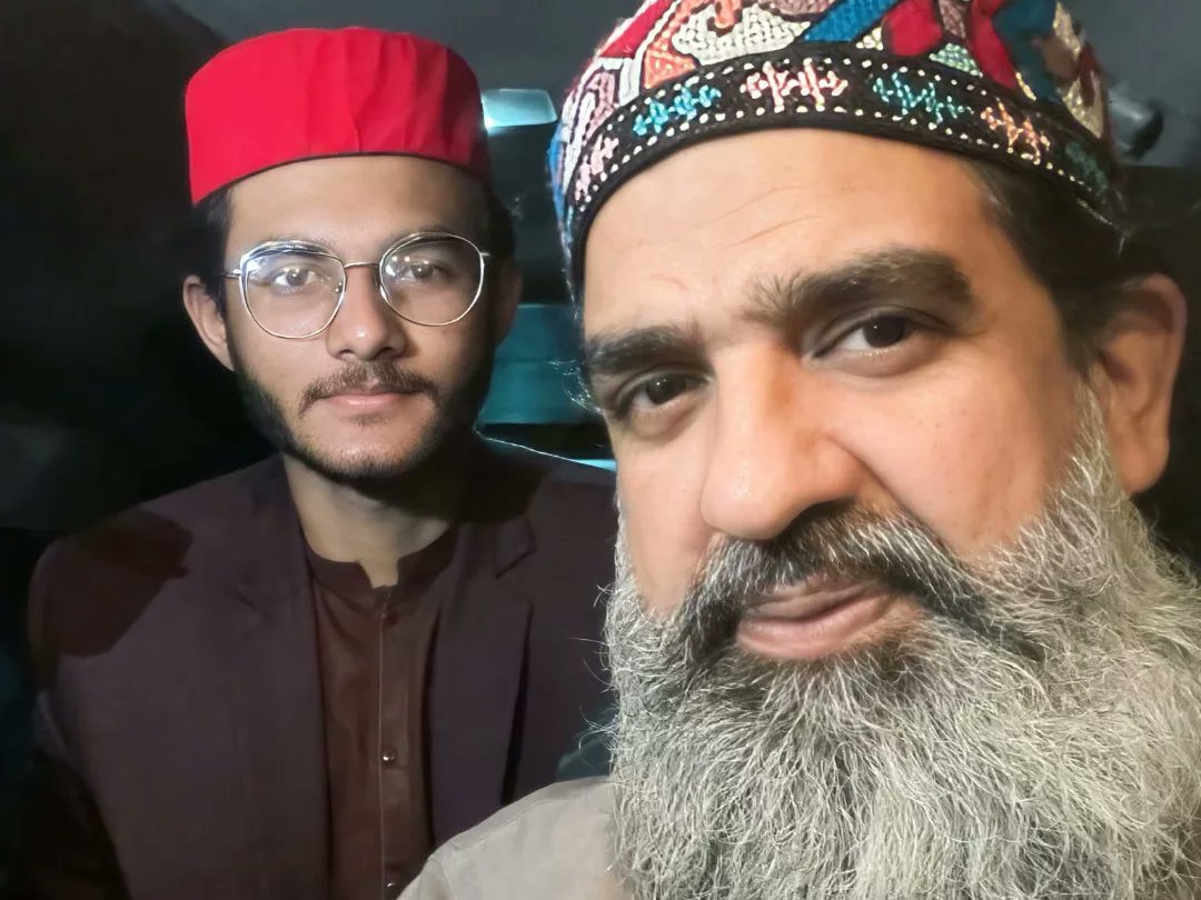 AjaTerrev64p's tweet photo. M. Hamid Mustafa’s naat performance on the Lahore Rang Morning Show. https://t.co/EYvMKRlIbz