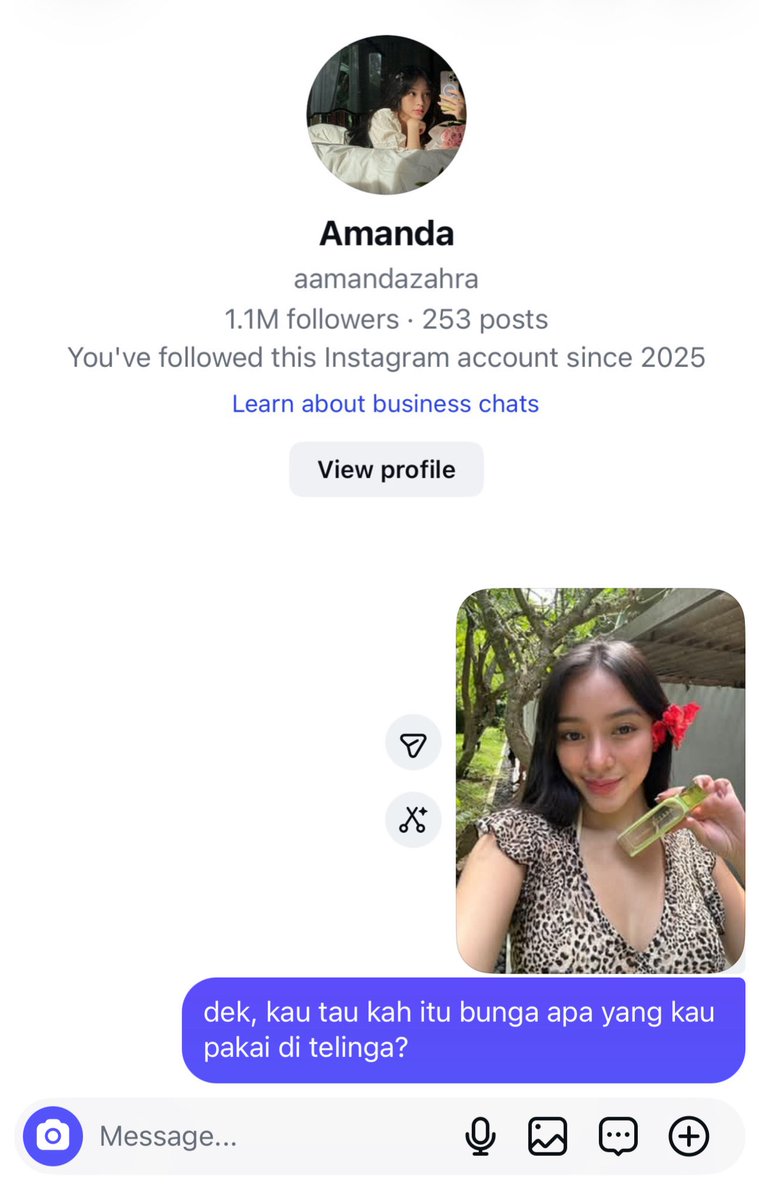 jredsage's tweet photo. itu bunganya yang dipakai dek manda kah? barusan aku tanyakan. gatau aku jawabannya. https://t.co/etqnsp84Xd