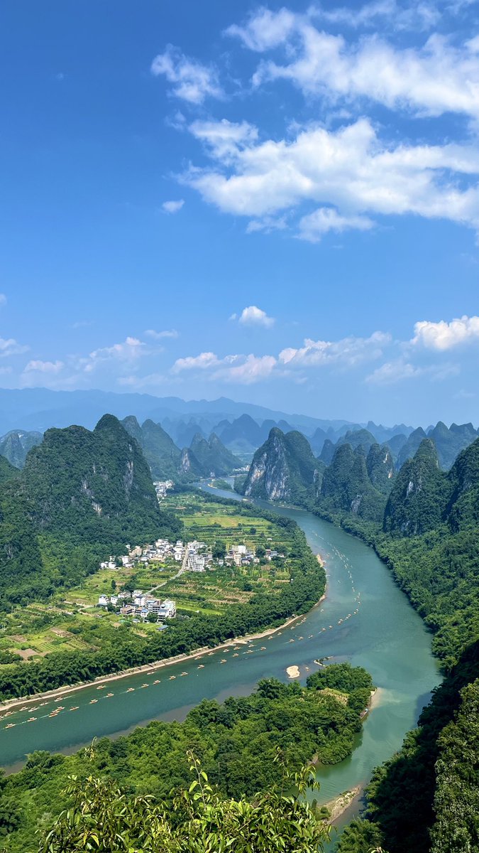 MadeByNarcisse's tweet photo. @icreatelife Guilin, China. Felt in love with this city https://t.co/Us0QANWMBA