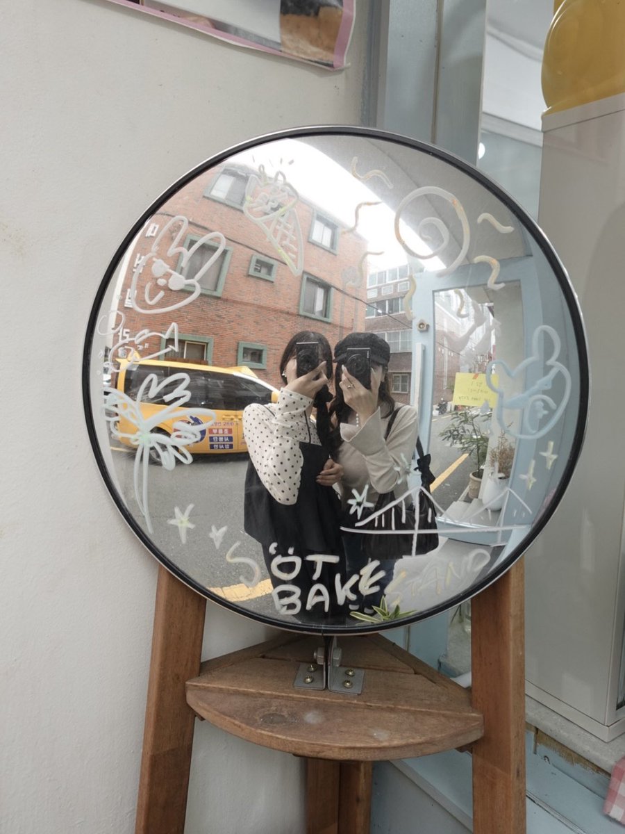_000139_'s tweet photo. 釜山で念願の溶けないアイスケーキ🍦✨️
オーダー通りで可愛すぎる…人気店だからカカオトークで予約しておくのがおすすめ！ https://t.co/vD5azwZK1K