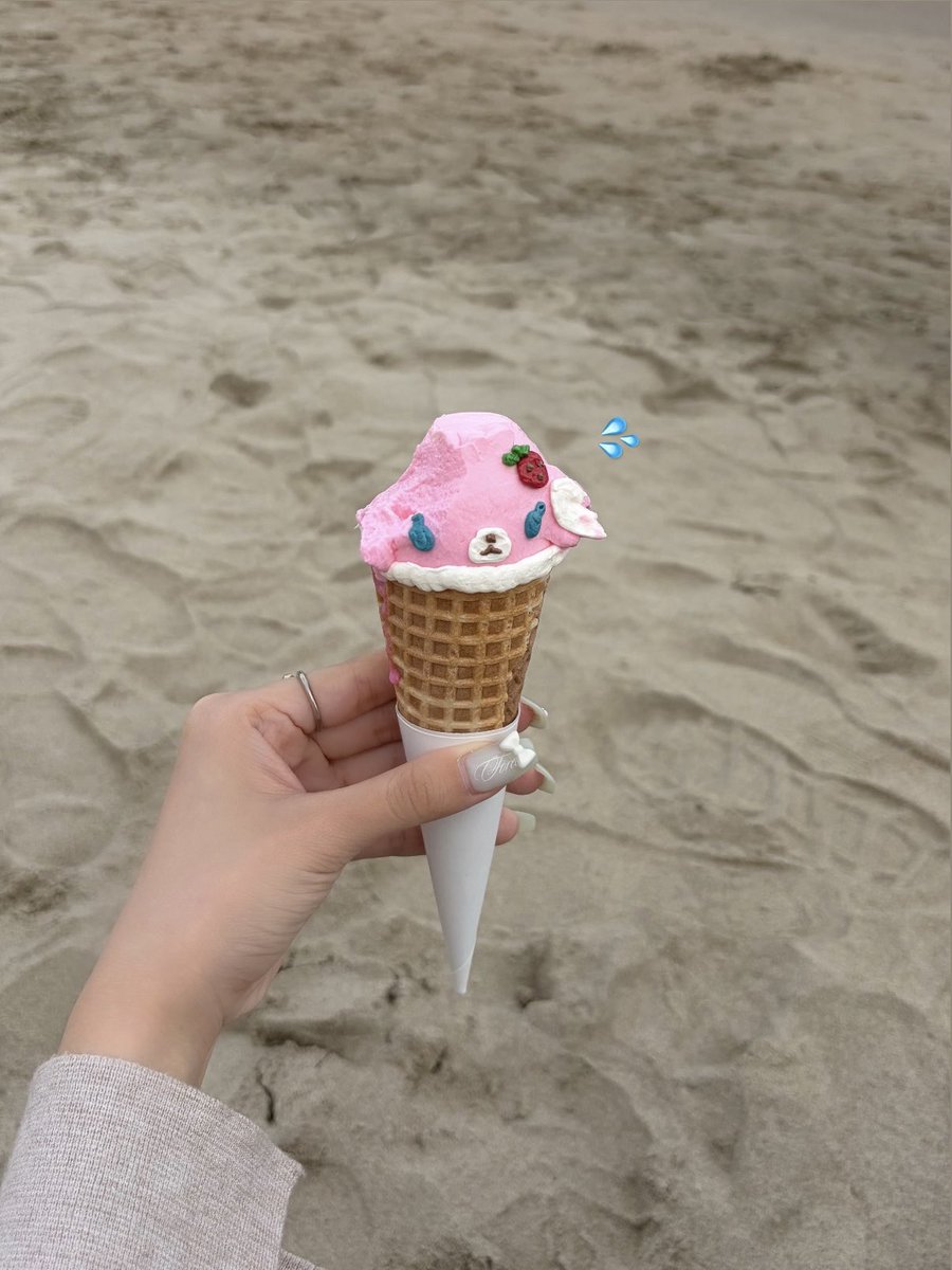 _000139_'s tweet photo. 釜山で念願の溶けないアイスケーキ🍦✨️
オーダー通りで可愛すぎる…人気店だからカカオトークで予約しておくのがおすすめ！ https://t.co/vD5azwZK1K