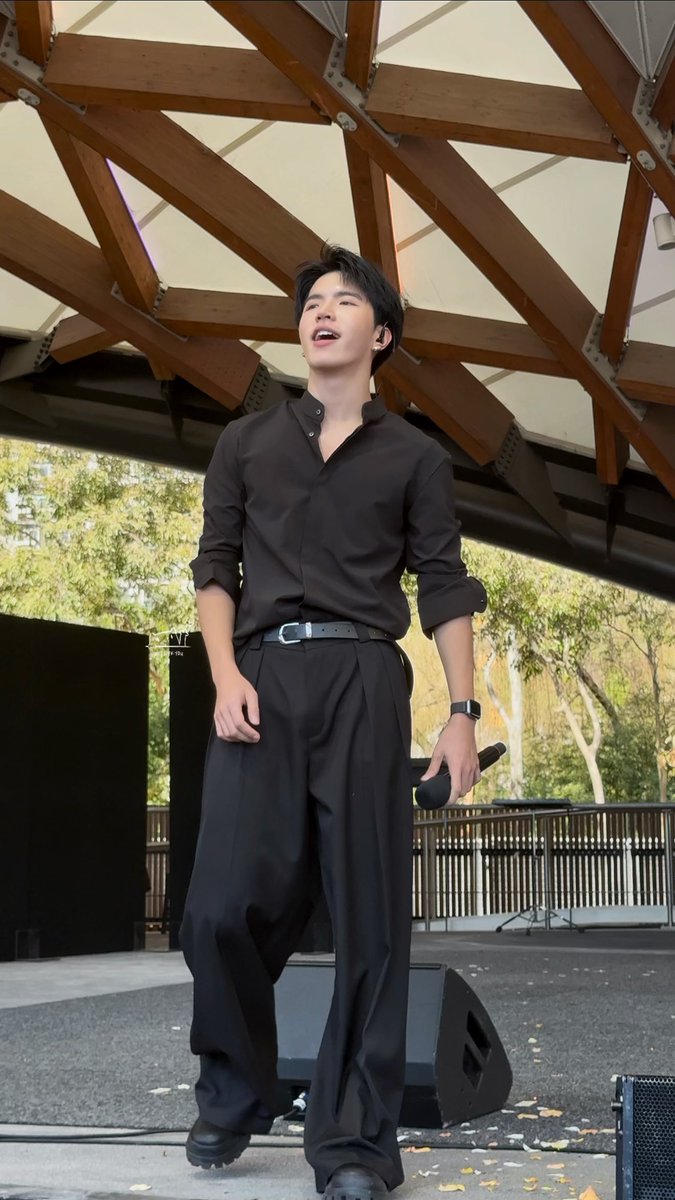 ZT_LYKYOU's tweet photo. ชอบ Keen ลุคเสื้อเชิ้ตสีดำมาก ดูหล่อเท่และมีเสน่ห์สุดๆ🖤😚🤭😭

#keenkeno #CLO_VER #SeaKeen

@keenkeno_sp https://t.co/yllxld8KVT