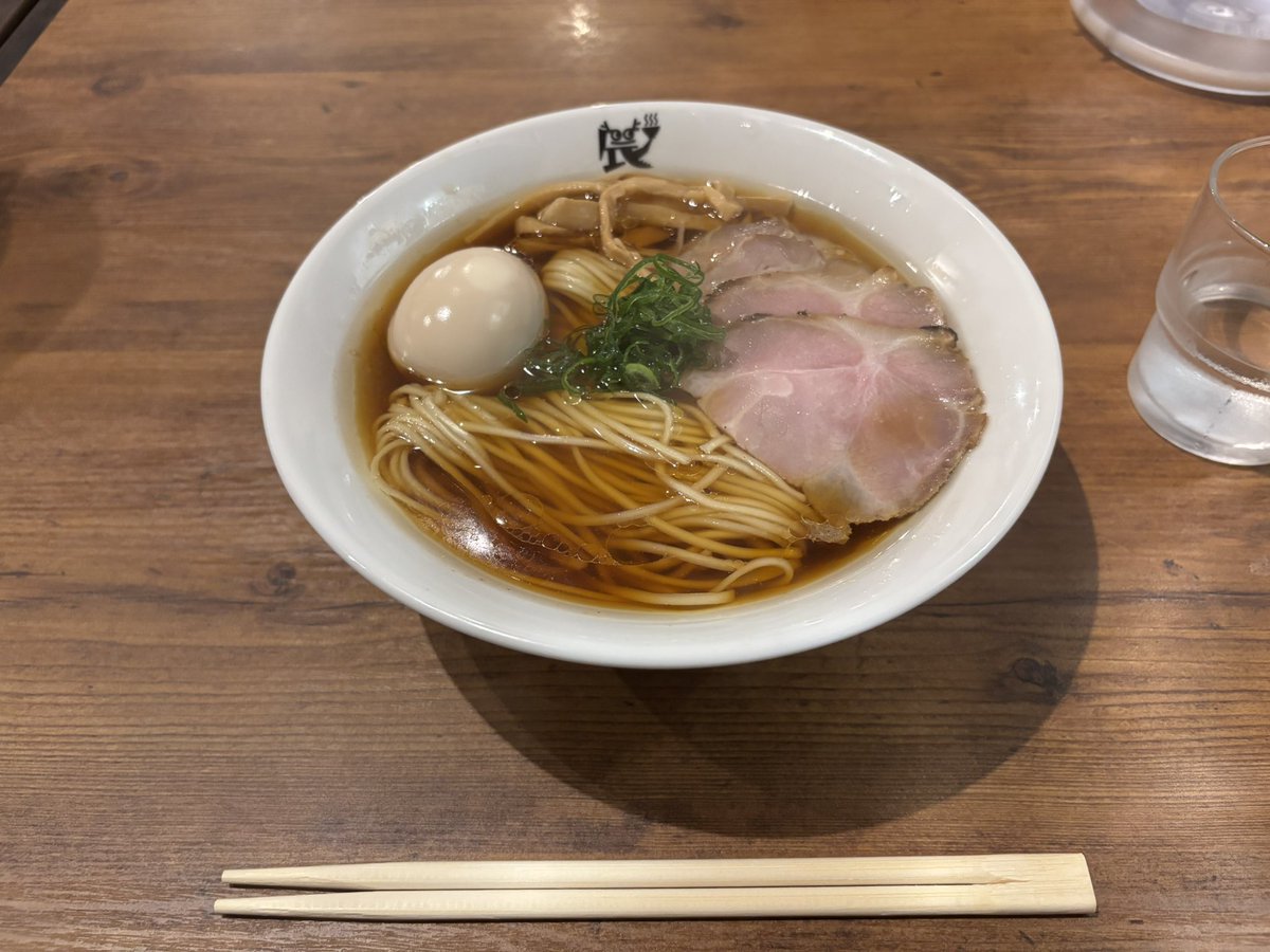 serra_0829's tweet photo. らぁ麺　辰山

ずっと行きたかったとこだから来れてよかった！ https://t.co/kFXiwvBjEP
