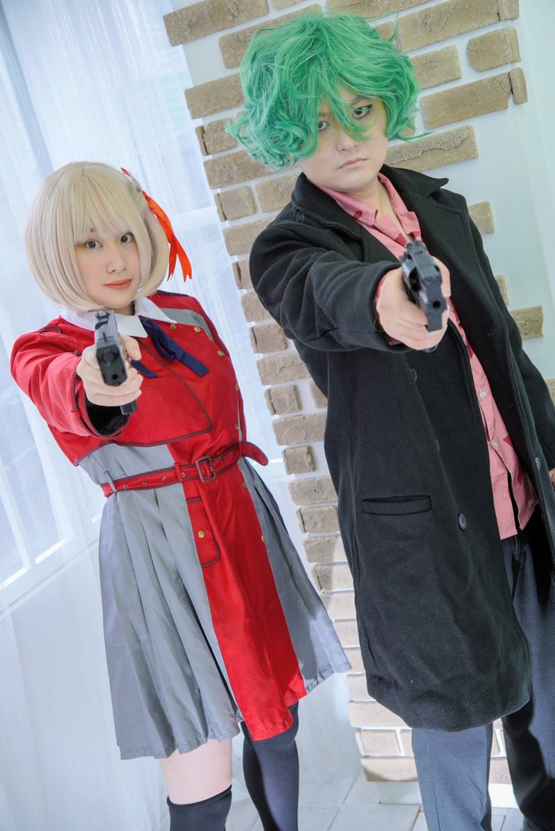 seratocos's tweet photo. #錦木千束生誕祭2026

千束の誕生日なので記念ポスト。写真は相方の千束コスとの併せで自分は真島をやってます。

千束誕生日おめでとう！

千束：@minakacos
撮影：@rino_camera https://t.co/RnP4qpx0xh