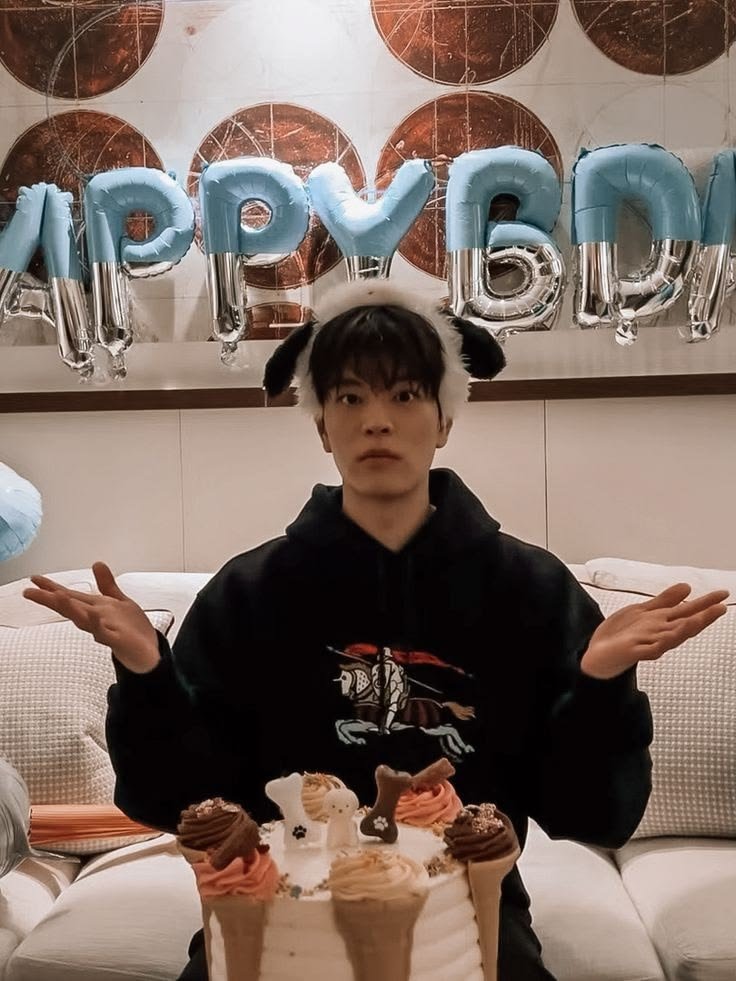 Acervodeplots's tweet photo. [repost] a #seungin mini au | surpresinha 🐶🎂

Após um ano de namoro, Jeongin resolve fazer uma surpresa de aniversário para seu amado hyung https://t.co/cEq7qC1Jg5
