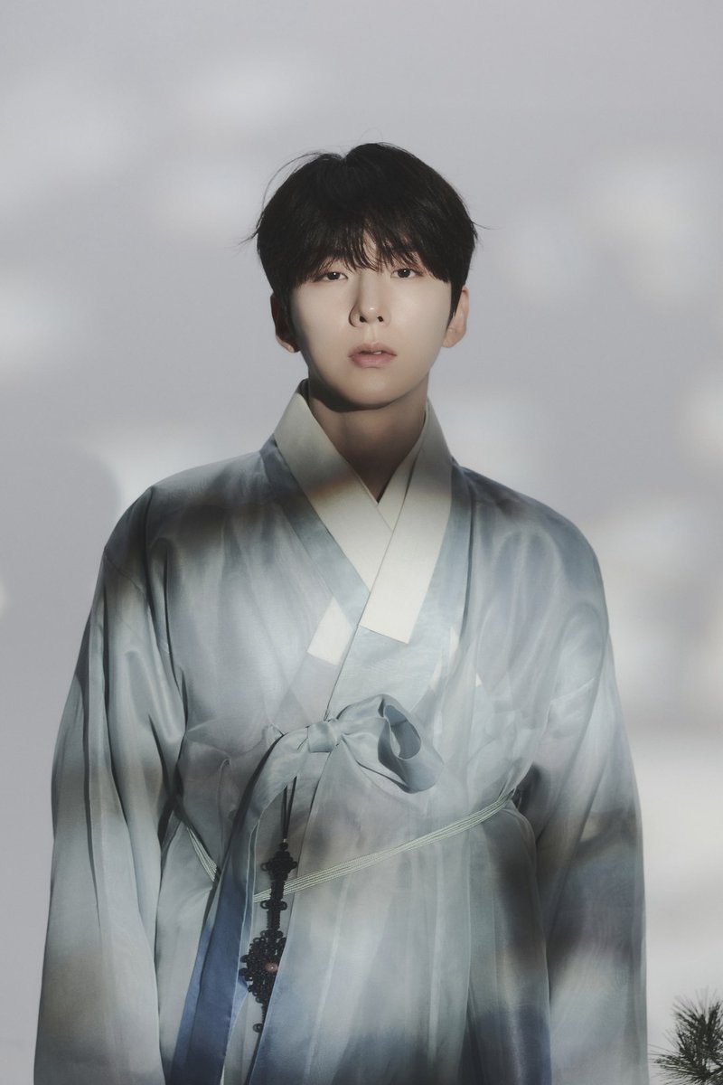 _05_14's tweet photo. 아 진짜 미치네.. 걍 도련님이셔 https://t.co/Ur4MDHqlLF