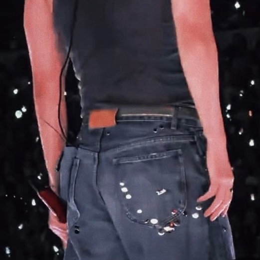 euphorikth's tweet photo. baby those curves should be illegal … https://t.co/RNzGDHQHTN