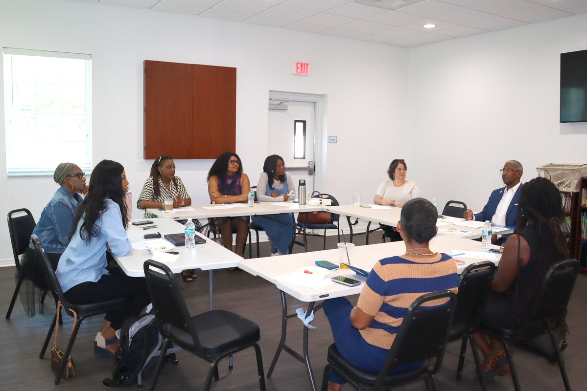 StPeteHA's tweet photo. HOMEOWNERSHIP ROUNDTABLE: SPHA brought together real estate professionals to discuss the current #homeownership landscape in #PinellasCounty and explore innovative ways to help families overcome barriers to purchasing a home.

Learn more: https://t.co/ezbipdHCgR

#SPHA #StPeteHA https://t.co/4foUZnYEHH