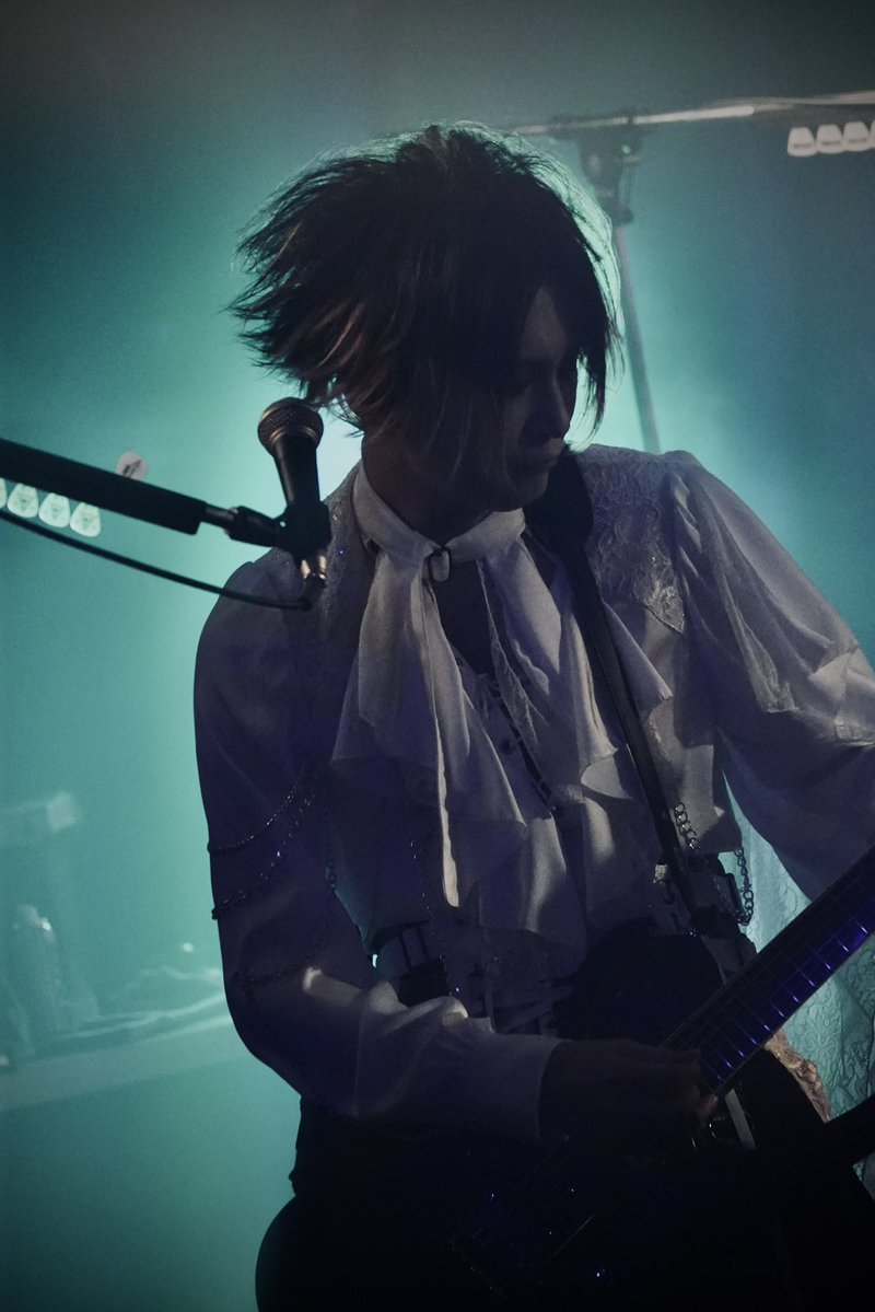 suck_it_nm's tweet photo. ツアー極夜行、2日目さいたまありがとう！！

色々なハプニングも笑いもありましたが、それも全部ひっくるめてライブ。
何が起こるかわからないからこそ、その瞬間にしか生まれないものがある🪄

まだまだこんなもんじゃない。
次の仙台もよろしく🌙 https://t.co/f6D2VAmvQe