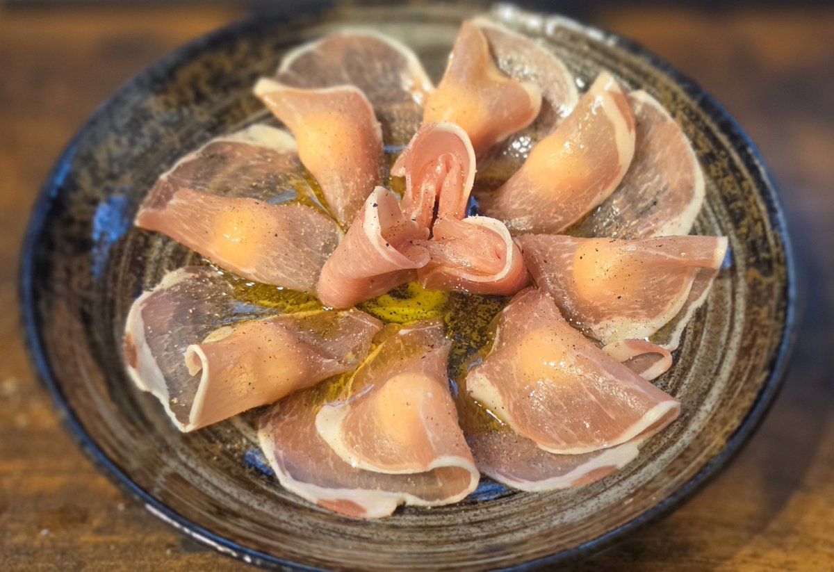 jinntalesof's tweet photo. フラレたのでこの時間にやけ食いしても流石に許される https://t.co/lDerja5hYq