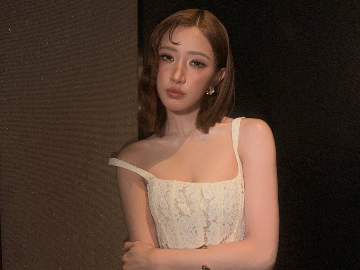 jaoyngs's tweet photo. #ELLEFashionWeek2026 
#EFW26ATICONSIAM https://t.co/EpxVKp9yPC