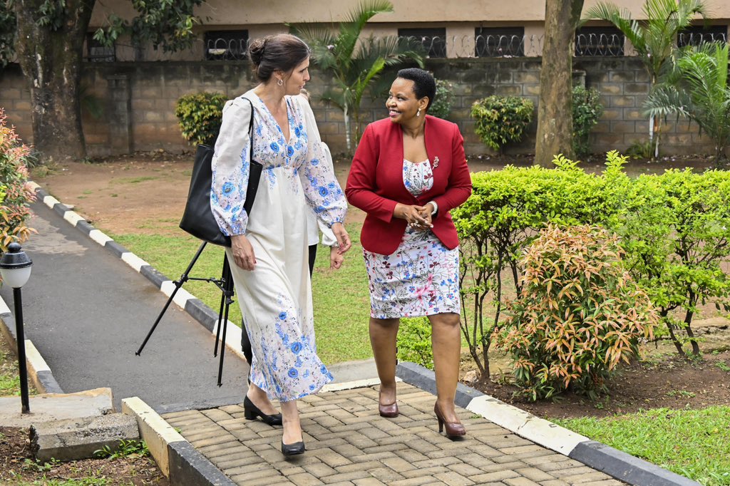 ShieldInvestors's tweet photo. HAPPENING NOW:

H.E. Anna-Maria Olsson, Ambassador of Sweden to Uganda [@SwedEnvoyUganda], accompanied by Ms. Lotta Segerström, Head of the Political and Commercial Section @SwedeninUG, calls on the Head of Unit Col. @edthnaka, at SHIPU offices this afternoon.

The engagement underscores the longstanding Uganda–Sweden relationship and focuses on strengthening commercial ties and investment protection.

#EmpoweringInvestors