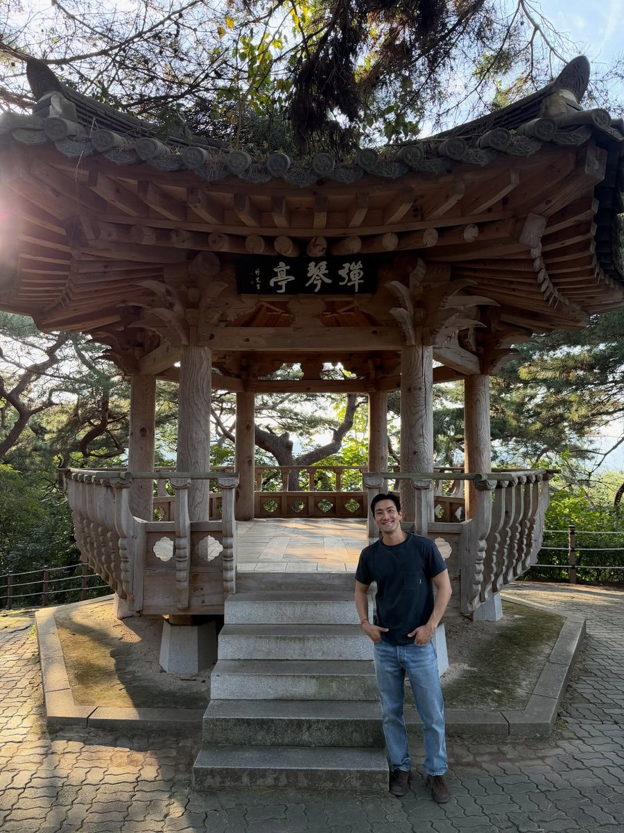 about_siwon's tweet photo. 📸 260923 SIWON threads update

大家好，我是崔始源。

最近在台灣生活的這段時間裡，我深深感受到大家給予我的溫暖與支持。謝謝大家總是熱情地迎接我、為我加油，我真的非常感謝。

上次活動結束後，收到很多朋友的留言，希望能再次購買 LOGIN YOUR DAY ALPHA。

為了回應大家的心意，也想向一直喜愛 ALPHA 的朋友們表達一點感謝，我特別準備了這次的「3・6・9 活動」。

大家可以依照自己的需求，選擇 3 盒、6 盒或 9 盒的組合。

這次也希望能讓大家更輕鬆、方便地收到商品，因此國際運費將由我來負擔，結帳時不會另外收取運費。

希望這份小小的心意，能成為我對大家的小小回饋。
也希望 ALPHA 能為大家的日常生活增添一份��快的活力。

一直以來，真的非常謝謝大家。

https://t.co/ThFmokIWpq

崔始源 敬上

#시원 #SIWON #최시원 #CHOISIWON 
@siwonchoi