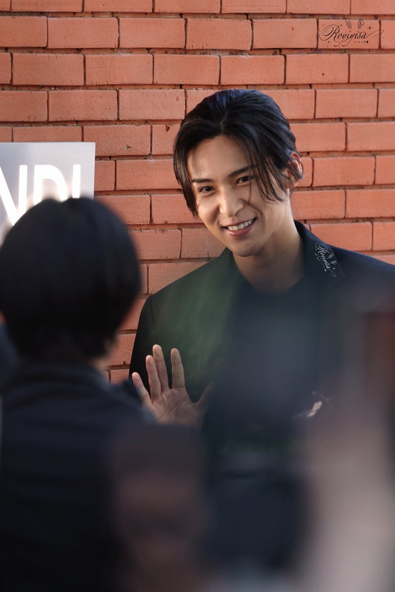 RoYiyisa's tweet photo. 260923 MILAN

ISN’T HE LOVELY😭？

#目黒蓮
#FENDIxRenMeguro
#RenMeguro https://t.co/zfSJSjCcd9