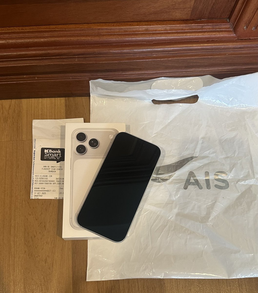 ido0you's tweet photo. ขาย iPhone 17 Pro 256GB สีขาว silver

เครื่องออกศูนย์ AIS siam center ค่ะ สภาพสวย ติดฟิมล์ตลอด
- อุปกรณ์ครบยกกล่อง
- ประกันศูนย์ Apple ถึง ต.ค. 2026
- แบต 94%

💸 ราคา 33,500 บาท

 🚗นัดรับได้ สยาม /ปิ่นเกล้า

ขอดูเพิ่มเติมได้ค่ะ
#ส่งต่อไอโฟน #ไอโฟนมือสอง #ไอโฟนมือ2 #ส่งต่อiphone https://t.co/K3ADYR8h9L