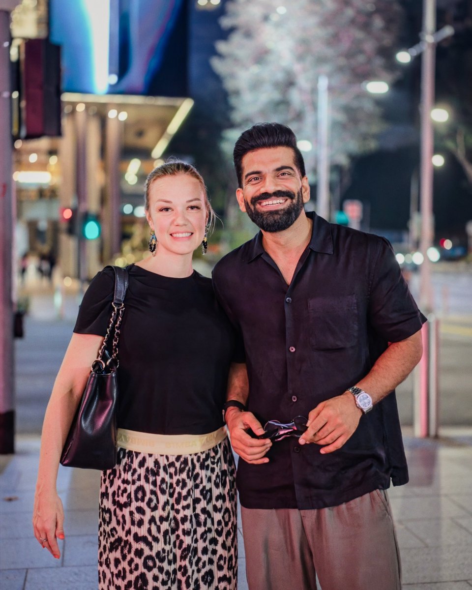 TechnicalGuruji's tweet photo. The best part about travelling the world? Good friends somehow make every city feel familiar...Singapore last night...#TGFamily 🔥 🔥 🔥 https://t.co/ltspyYu6ki