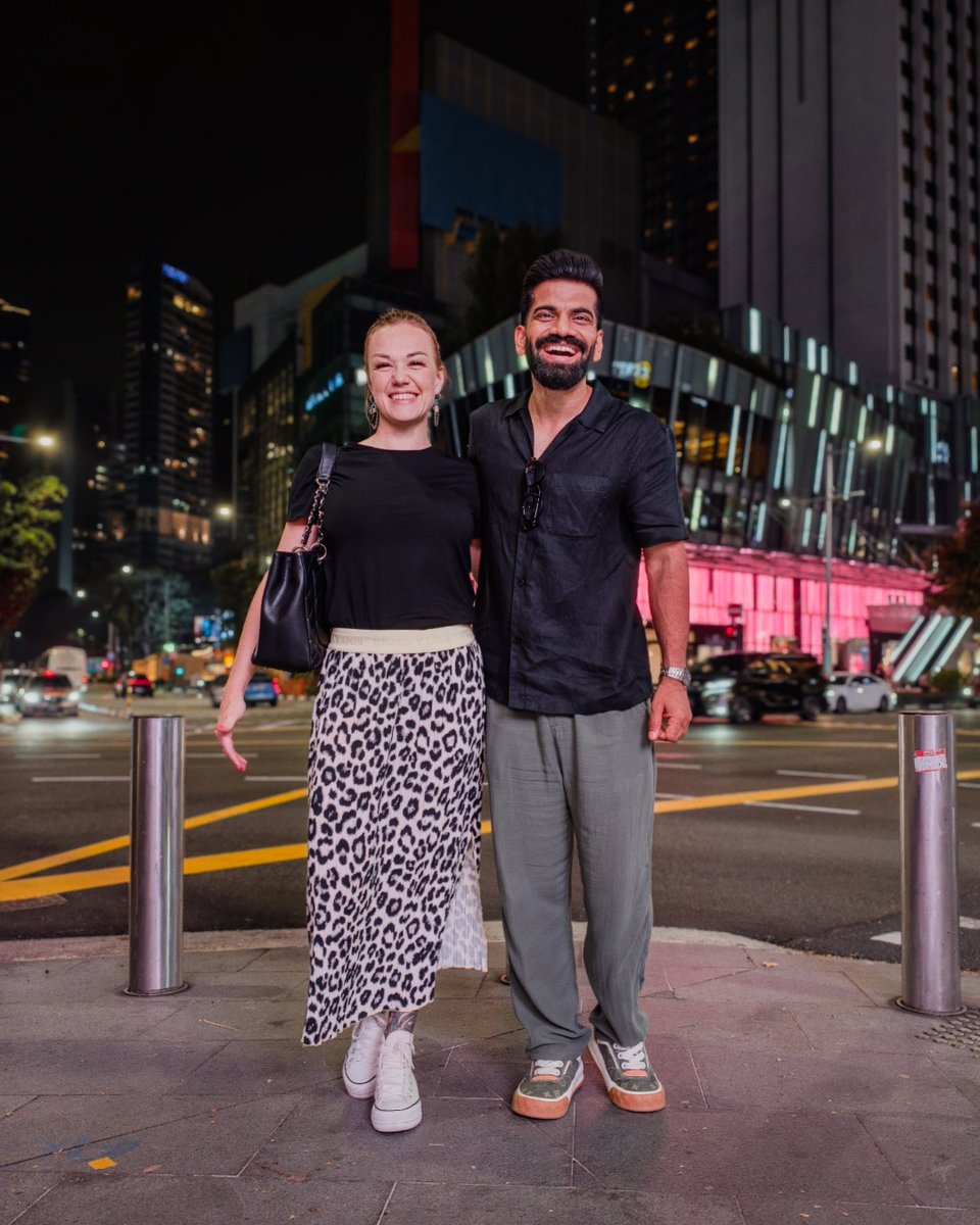 TechnicalGuruji's tweet photo. The best part about travelling the world? Good friends somehow make every city feel familiar...Singapore last night...#TGFamily 🔥 🔥 🔥 https://t.co/ltspyYu6ki