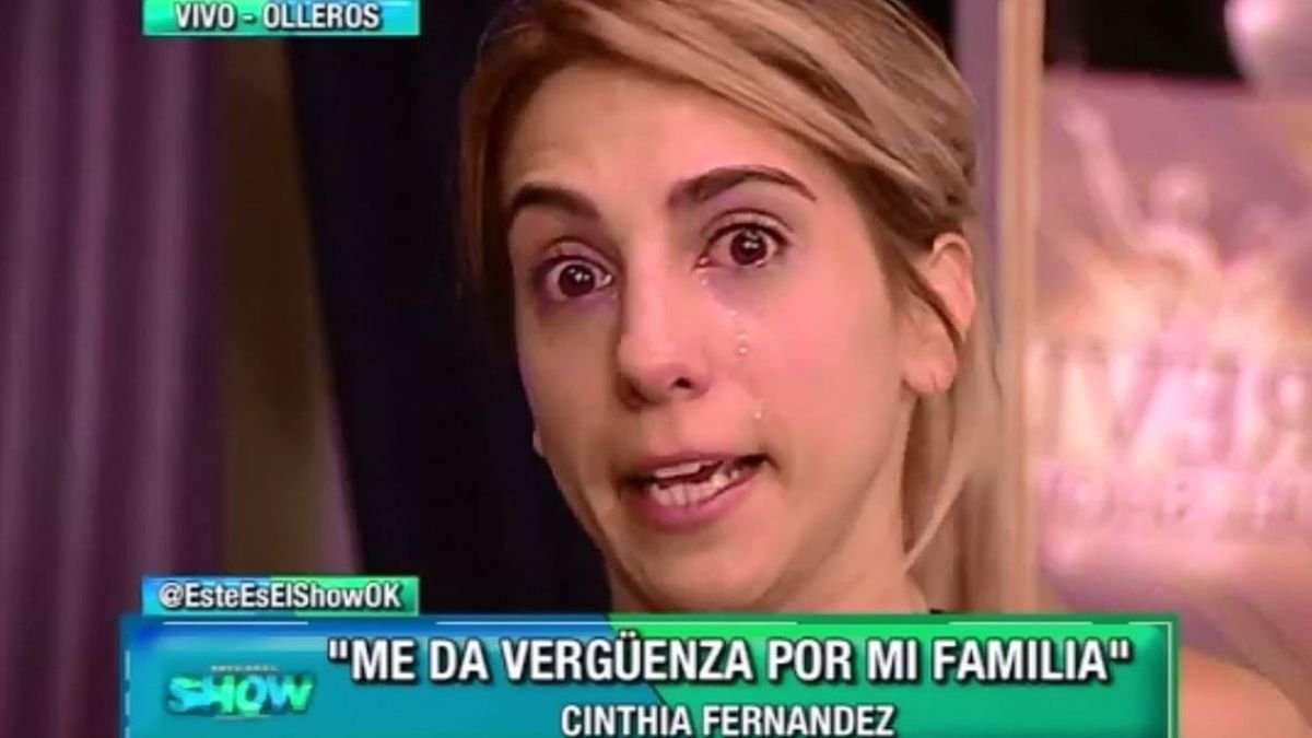 emomusicstops's tweet photo. no me dejan ni duelar mi cuenta h*ck*eada pq siguen tuiteando p**no https://t.co/9e8pi7Ndi2