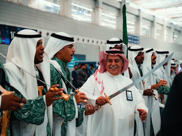 ppmdcsa's tweet photo. احتفت PPMDC باليوم الوطني السعودي في مطار الملك عبدالعزيز الدولي (T3) وسط أجواء وطنية شاركنا فيها المسافرين فرحة الوطن وفخر الانتماء.🇸🇦 https://t.co/G7ix2SpJRL
