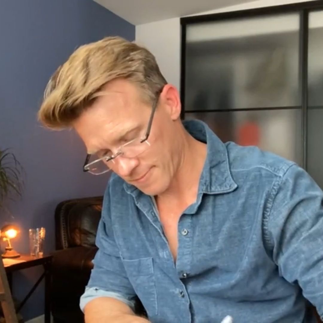 archivewarren's tweet photo. happy birthday to our favorite guy! #warrentwt https://t.co/xtowTXsNyJ