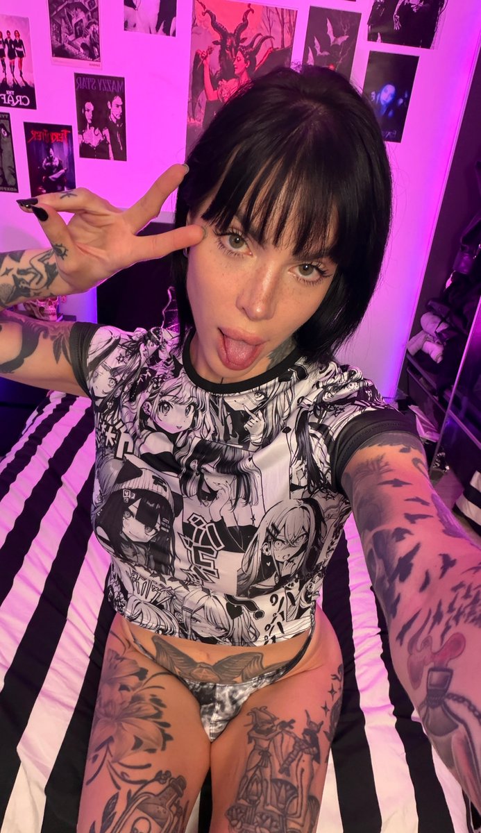 par56157's tweet photo. @jessicasuchxxx straight men, don’t be shy… I’m literally right here 😚🔥 🏳️‍⚧️💕 https://t.co/0bRdXyeVxM